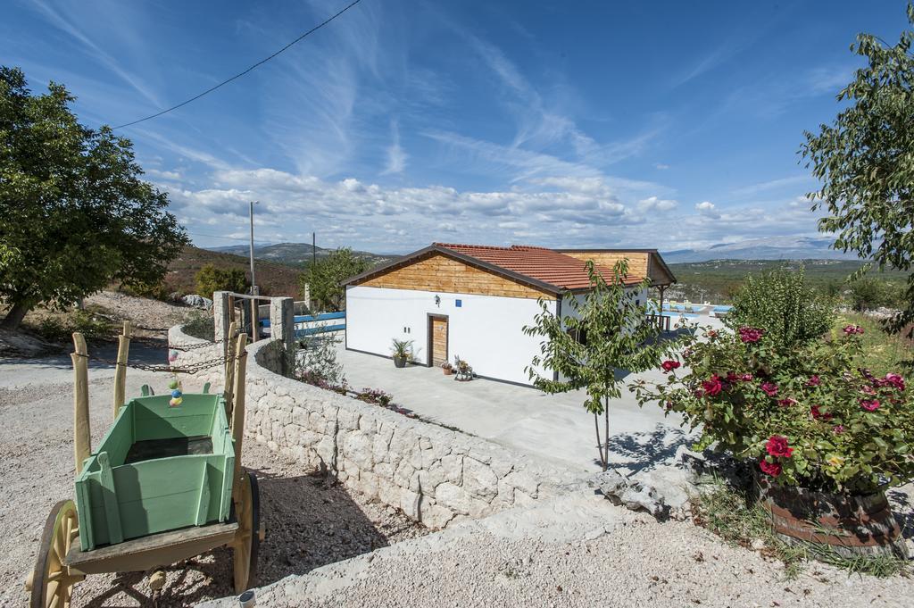 Holiday Home Poljicko Imanje Donji Dolac Bagian luar foto