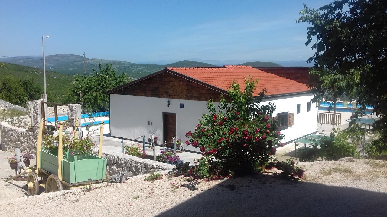 Holiday Home Poljicko Imanje Donji Dolac Bagian luar foto